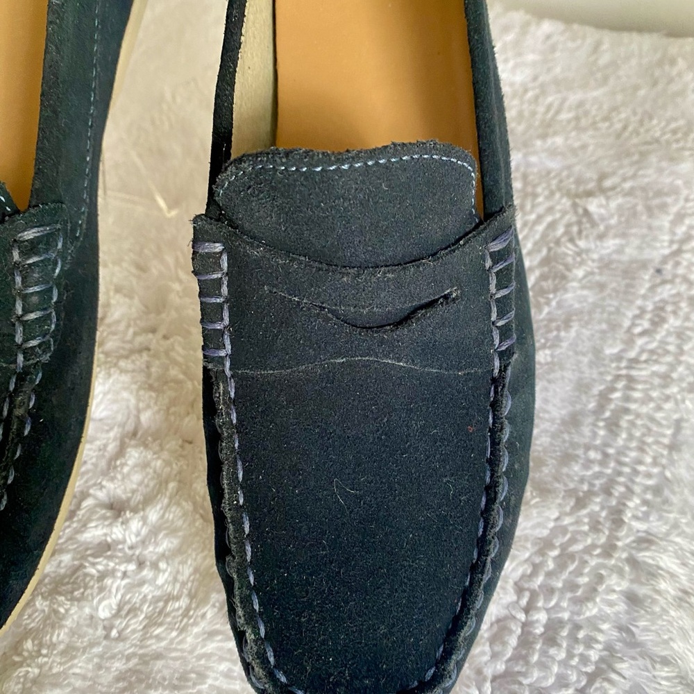 Zara women’s navy blue suede loafers. NWOT.